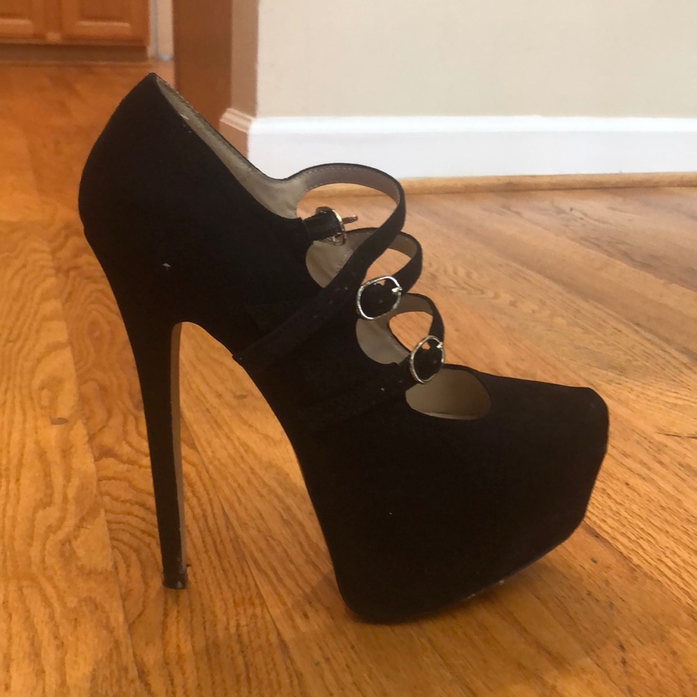 Shoedazzle Catherine black platform heels.